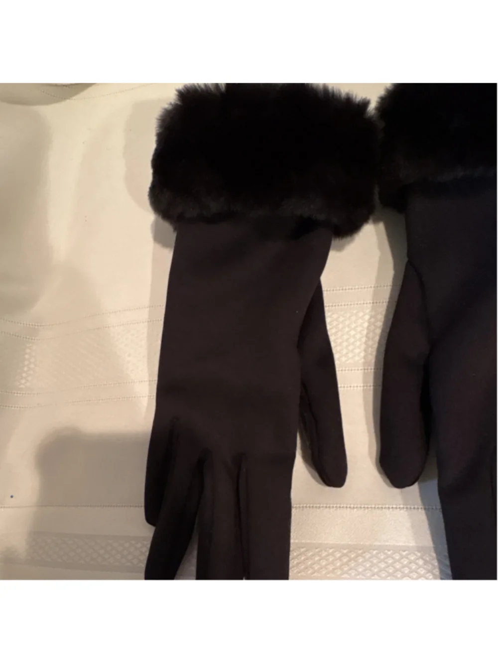 Women's Black Faux Fur Trim Lined Wrist Gloves for Winter and Fall